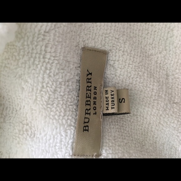 Burburry London Robe - Picture 3 of 6